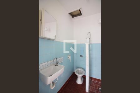 Banheiro Social de casa para alugar com 1 quarto, 22m² em Baeta Neves, São Bernardo do Campo