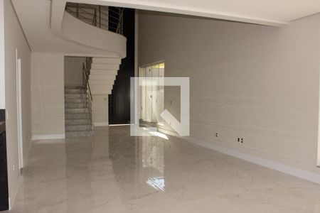 Sala de casa de condomínio à venda com 5 quartos, 410m² em Portal do Sol, Contagem