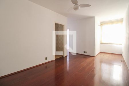 Apartamento à venda com 68m², 1 quarto e 1 vagaSala