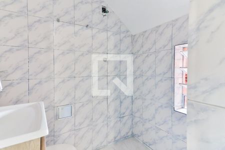 Banheiro de casa para alugar com 1 quarto, 40m² em Vila Nova Alba, São Paulo
