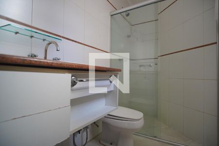 Banheiro - Suíte 1 de casa para alugar com 4 quartos, 280m² em Três Figueiras, Porto Alegre