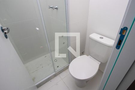 Banheiro de apartamento para alugar com 1 quarto, 34m² em Jacarepaguá, Rio de Janeiro