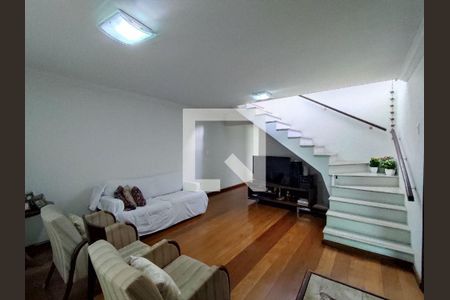 Casa à venda com 3 quartos, 180m² em Jardim das Vertentes, São Paulo
