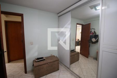 Quarto 1 de apartamento para alugar com 2 quartos, 63m² em Ramos, Rio de Janeiro