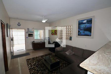 Sala de casa para alugar com 8 quartos, 290m² em Jardim Virginia, Guarujá