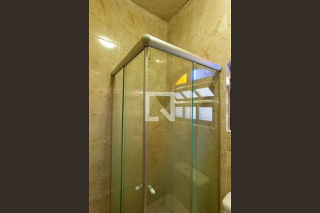 Banheiro da Suíte de casa para alugar com 2 quartos, 105m² em Vila California, São Paulo