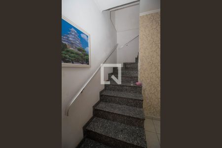 Escada de casa para alugar com 4 quartos, 140m² em Parque Monteiro Soares, São Paulo