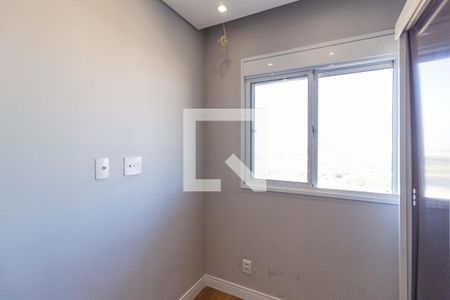 Quarto 2 de apartamento para alugar com 2 quartos, 39m² em Jardim Copiuva, Carapicuíba