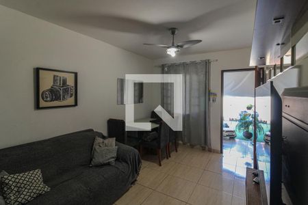 Sala de casa de condomínio para alugar com 2 quartos, 100m² em Vargem Grande, Rio de Janeiro