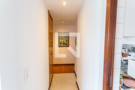 Corredor de apartamento para alugar com 4 quartos, 200m² em Funcionários, Belo Horizonte