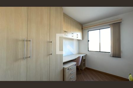 Quarto 2 de apartamento para alugar com 3 quartos, 77m² em Rebouças, Curitiba