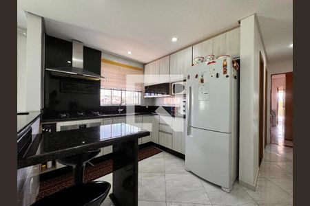 Casa para alugar com 270m², 3 quartos e 2 vagas Casa para alugar com 270m², 3 quartos e 2 vagasCozinha