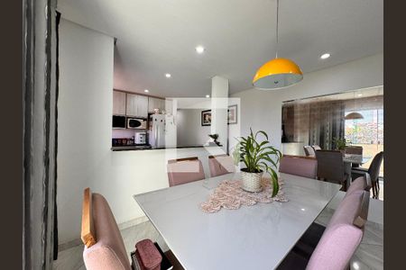 Casa para alugar com 270m², 3 quartos e 2 vagas Casa para alugar com 270m², 3 quartos e 2 vagasCozinha