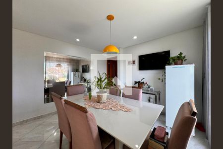 Casa para alugar com 270m², 3 quartos e 2 vagas Casa para alugar com 270m², 3 quartos e 2 vagasCozinha