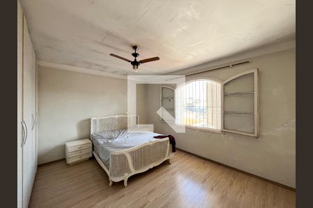 Suite de casa para alugar com 4 quartos, 288m² em Jardim Jabaquara, São Paulo