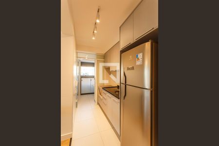 Cozinha de apartamento para alugar com 2 quartos, 54m² em Moema, São Paulo