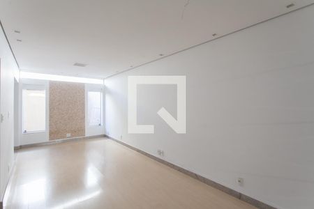 Sala 1 de casa para alugar com 2 quartos, 130m² em Liberdade, Belo Horizonte