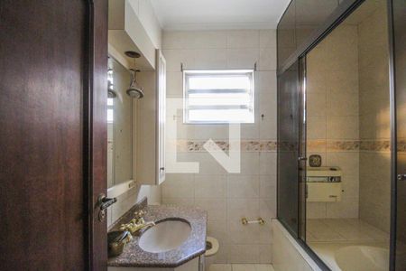 Banheiro de casa à venda com 4 quartos, 175m² em Vila Carrão, São Paulo