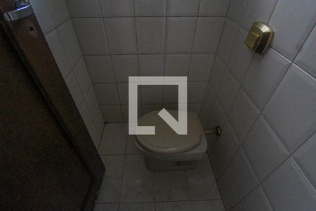 Banheiro  de casa à venda com 4 quartos, 175m² em Vila Carrão, São Paulo