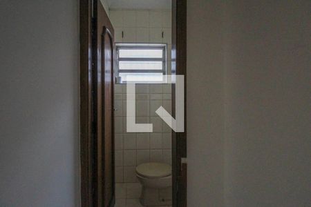 Banheiro  de casa à venda com 4 quartos, 175m² em Vila Carrão, São Paulo
