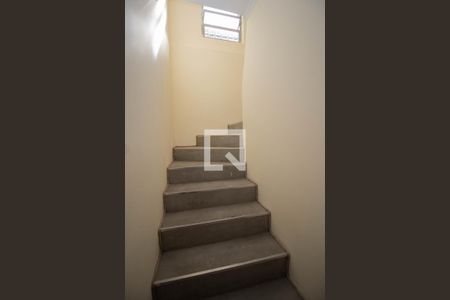 Escada de casa para alugar com 3 quartos, 180m² em Vila Penteado, São Paulo