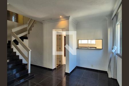 Sala de casa de condomínio à venda com 3 quartos, 265m² em Vargem Pequena, Rio de Janeiro