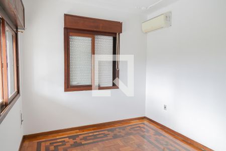 Quarto 1 de casa para alugar com 5 quartos, 380m² em Medianeira, Porto Alegre
