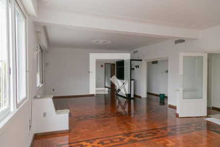 Casa à venda com 380m², 5 quartos e 6 vagasSala