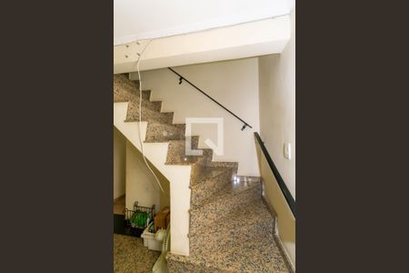 Escada de casa à venda com 3 quartos, 244m² em Vila Ema, São Paulo