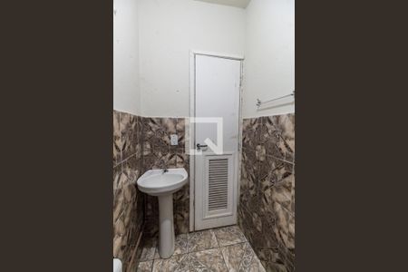 Banheiro de casa para alugar com 2 quartos, 40m² em Jardim do Líbano, Barueri