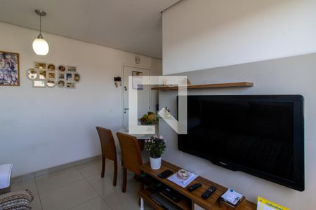 Sala de apartamento para alugar com 2 quartos, 43m² em Jardim Cocaia, Guarulhos