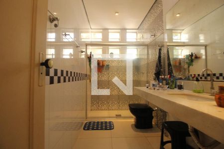 Banheiro  de apartamento à venda com 3 quartos, 100m² em Lourdes, Belo Horizonte