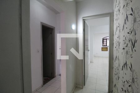 Hall entre os quartos  de casa de condomínio para alugar com 3 quartos, 140m² em Anil, Rio de Janeiro