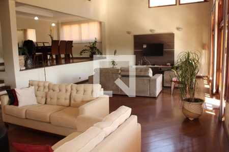 Sala de casa de condomínio para alugar com 4 quartos, 600m² em São Paulo Ii, Cotia