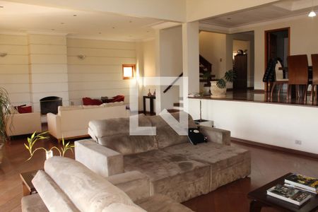 Casa de condomínio para alugar com 600m², 4 quartos e 6 vagasSala