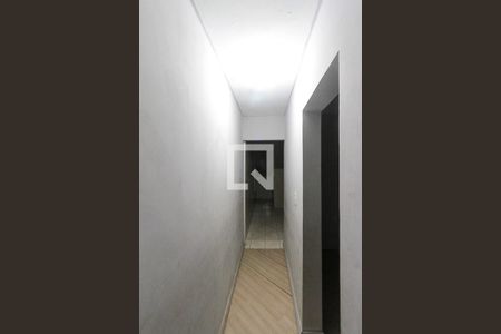 Corredor de casa para alugar com 2 quartos, 64m² em Vila Antonieta, São Paulo