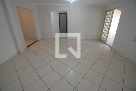 Sala de casa para alugar com 3 quartos, 175m² em Jardim São Gonçalo, Campinas