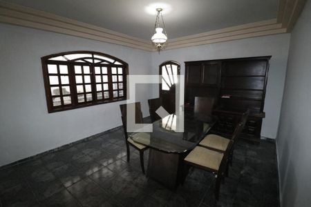 Sala de casa para alugar com 2 quartos, 300m² em Taguatinga Norte (Taguatinga), Brasília