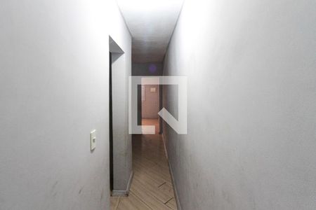 Corredor de casa para alugar com 2 quartos, 64m² em Vila Antonieta, São Paulo