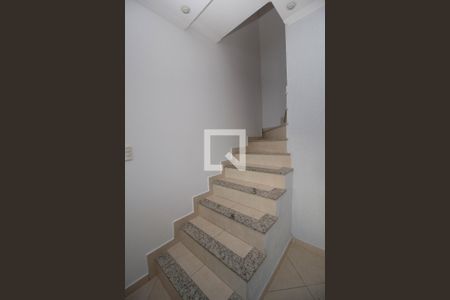 Escada de casa à venda com 2 quartos, 75m² em Vila Pereira Barreto, São Paulo
