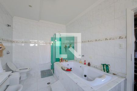 Casa de condomínio para alugar com 327m², 4 quartos e 4 vagas Casa de condomínio para alugar com 327m², 4 quartos e 4 vagasBanheiro da Suíte 3