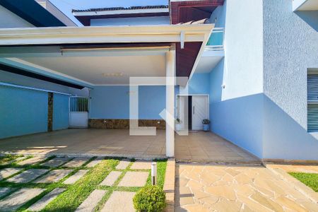Casa de condomínio para alugar com 327m², 4 quartos e 4 vagas Casa de condomínio para alugar com 327m², 4 quartos e 4 vagasGaragem