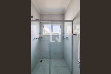 Casa de condomínio para alugar com 327m², 4 quartos e 4 vagas Casa de condomínio para alugar com 327m², 4 quartos e 4 vagasBanheiro da Suíte 2