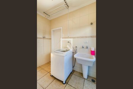 Casa de condomínio para alugar com 327m², 4 quartos e 4 vagas Casa de condomínio para alugar com 327m², 4 quartos e 4 vagasÁrea de Serviço