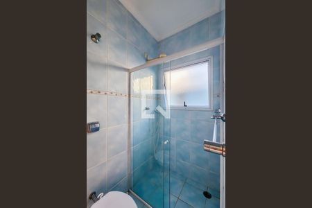 Casa de condomínio para alugar com 327m², 4 quartos e 4 vagas Casa de condomínio para alugar com 327m², 4 quartos e 4 vagasBanheiro