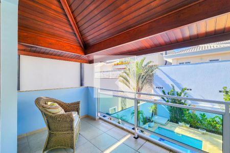 Casa de condomínio para alugar com 327m², 4 quartos e 4 vagas Casa de condomínio para alugar com 327m², 4 quartos e 4 vagasVaranda