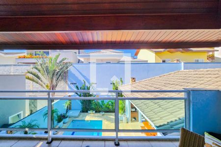 Casa de condomínio para alugar com 327m², 4 quartos e 4 vagas Casa de condomínio para alugar com 327m², 4 quartos e 4 vagasVaranda