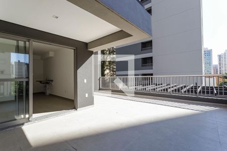 Varanda de kitnet/studio à venda com 1 quarto, 60m² em Moema, São Paulo