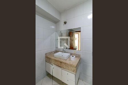 Banheiro 1 de apartamento para alugar com 2 quartos, 210m² em Gutierrez, Belo Horizonte