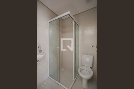Banheiro de kitnet/studio para alugar com 1 quarto, 23m² em Santana, São Paulo